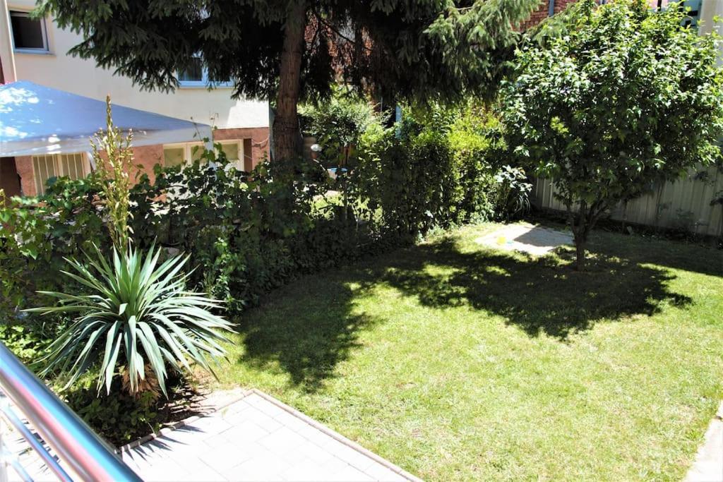Central Modern Apt With Garden Струга Екстер'єр фото